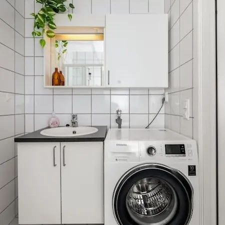 Apartment Budget By The Canal